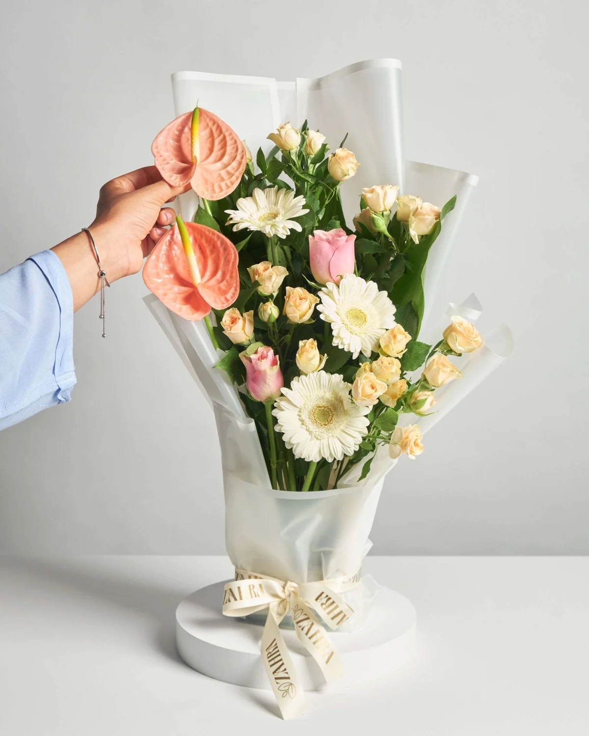 202428617 Simon Blushing Bouquet - Image 1